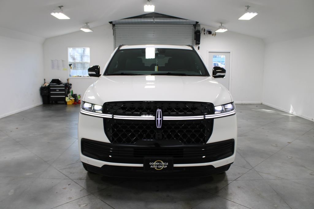 New 2026 Lincoln Navigator Reserve image 2