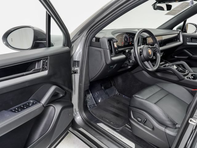 Certified 2024 Porsche Cayenne AWD/4WD image 7