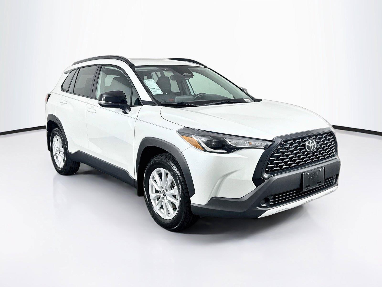 Used 2025 Toyota Corolla Cross LE w/ Moonroof Package AWD/4WD image 9