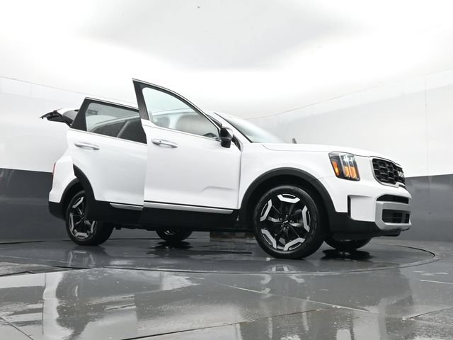 Used 2025 Kia Telluride S AWD/4WD image 35
