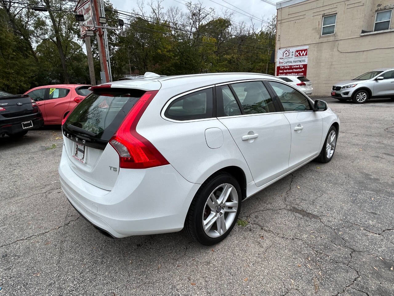 Used 2015 Volvo V60 T5 Premier image 13