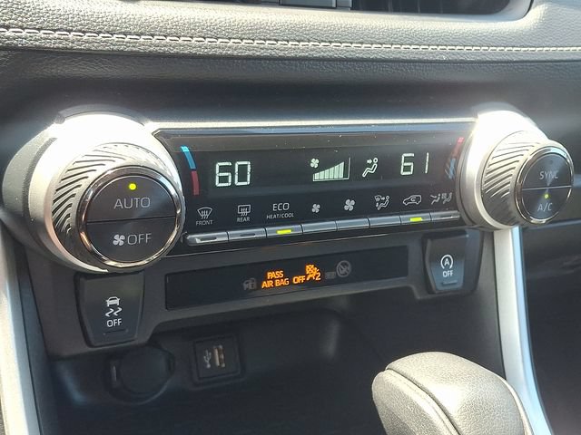Used 2025 Toyota RAV4 XLE AWD/4WD image 15