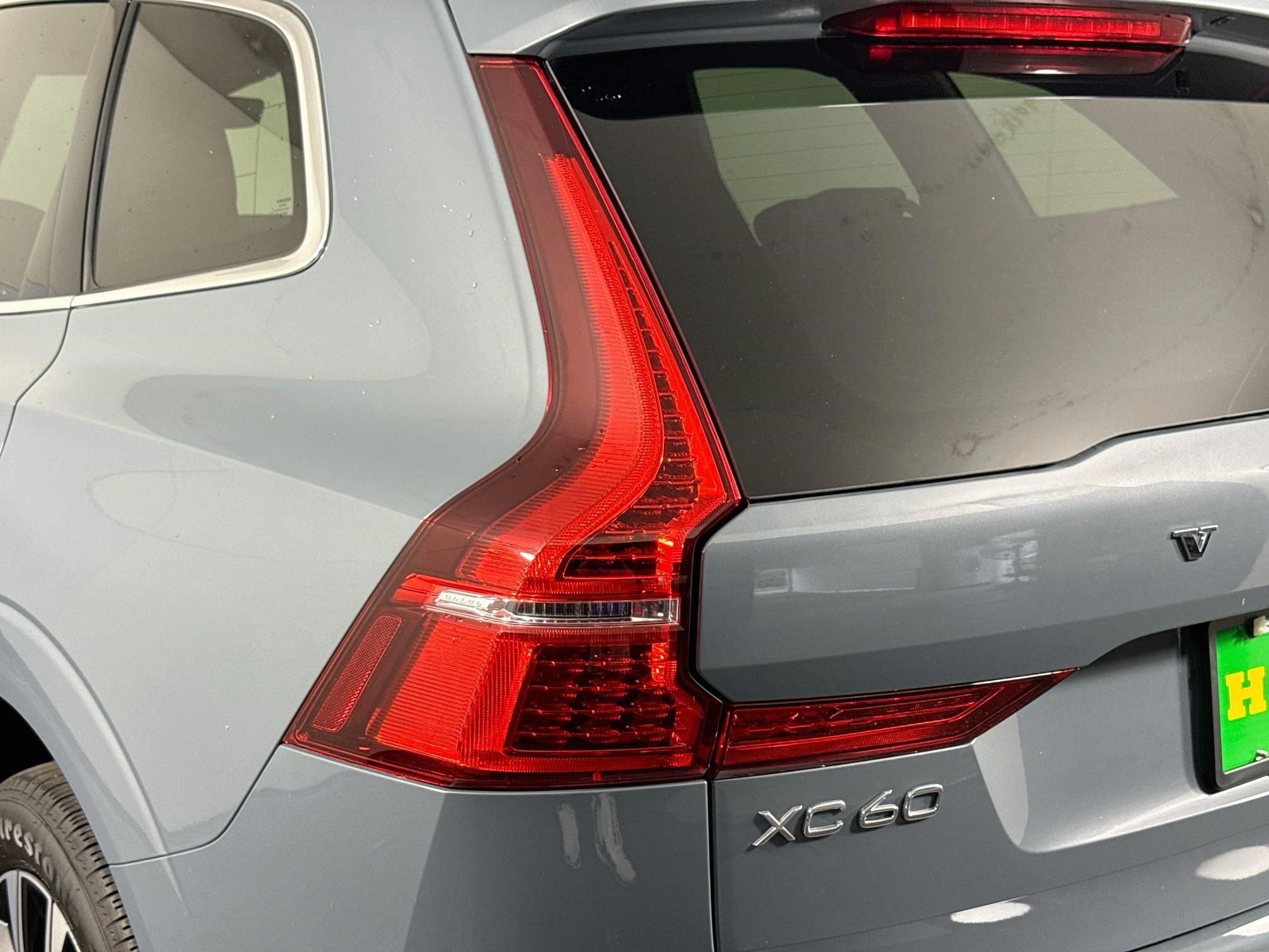 Used 2023 Volvo XC60 B5 Plus FWD image 36