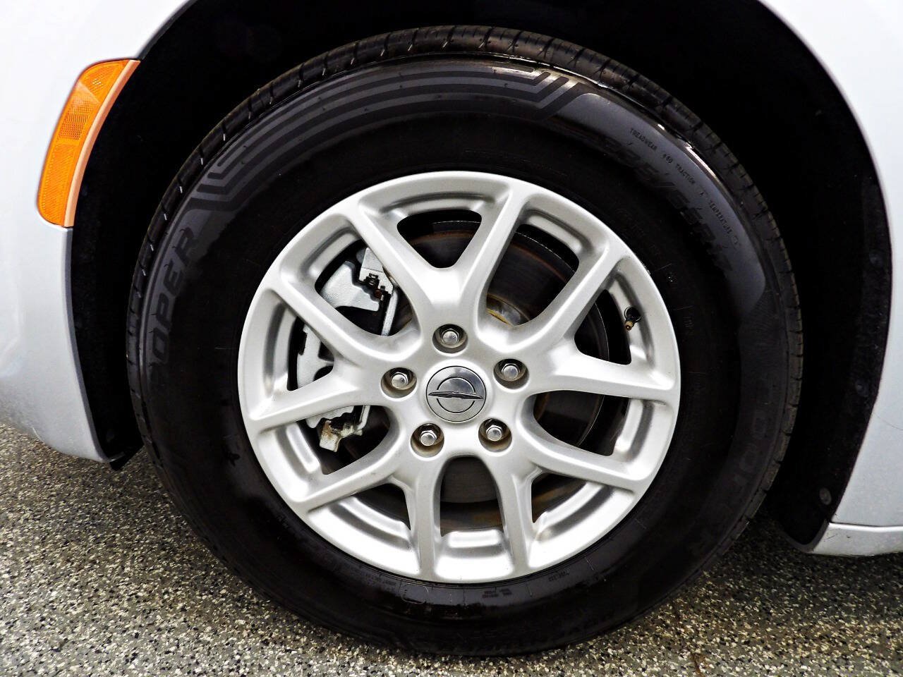 Used 2022 Chrysler Voyager LX FWD image 18