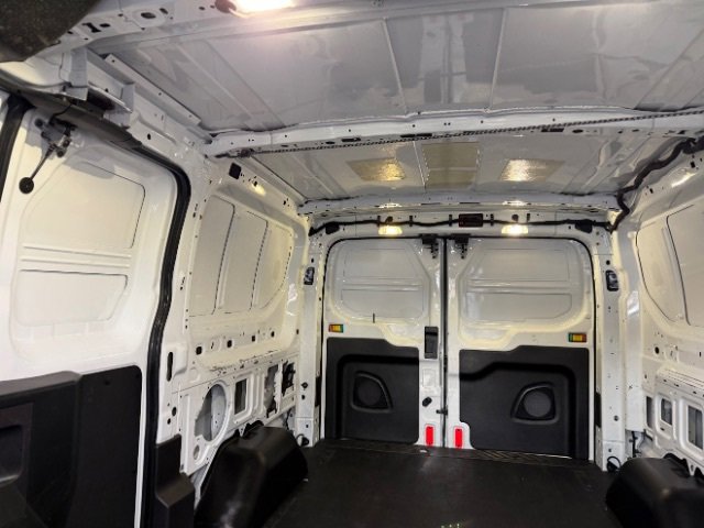 Used 2018 Ford Transit 250 130 Low Roof image 32