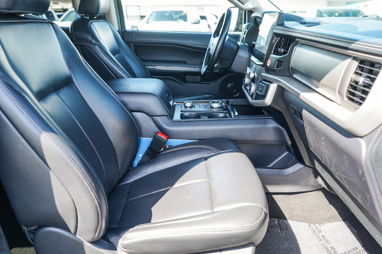 Used 2024 Ford Expedition XLT AWD/4WD image 18