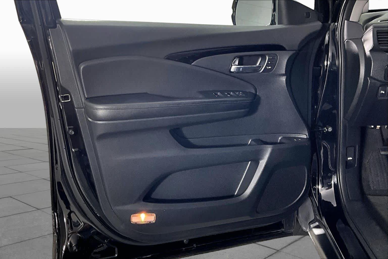 Used 2016 Honda Pilot Elite image 19