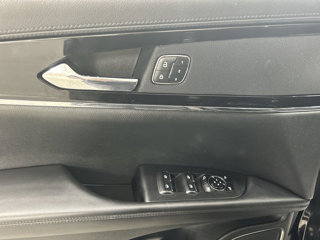 Used 2023 Lincoln Nautilus AWD w/ Premium Package image 11