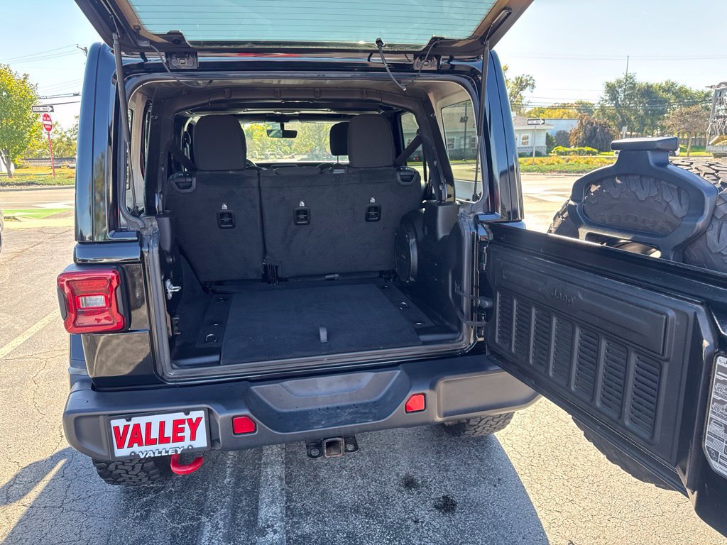 Used 2019 Jeep Wrangler Unlimited Sahara w/ Uconnect 4C Nav & Sound Group AWD/4WD image 42