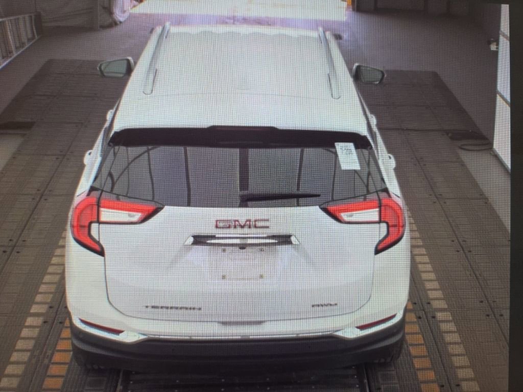 Used 2023 GMC Terrain SLT w/ Tech Package image 19