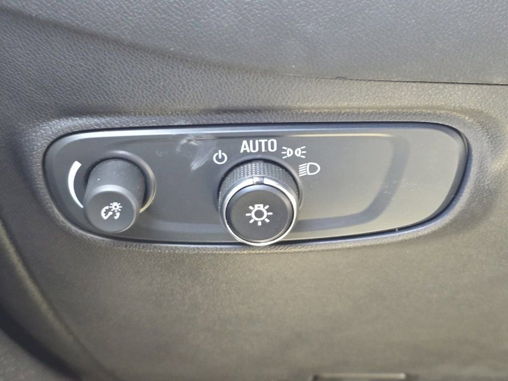 Used 2024 Chevrolet Equinox LT image 28