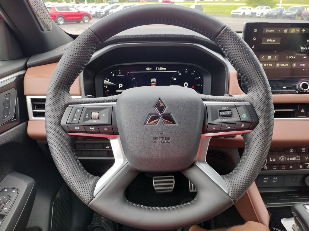 New 2025 Mitsubishi Outlander SEL image 7