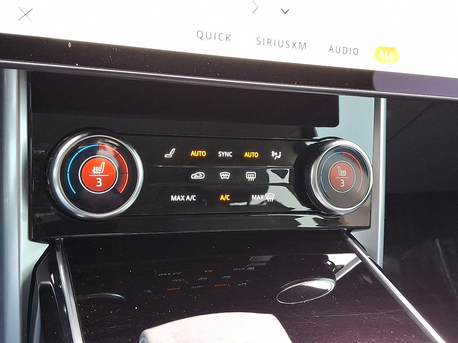 Used 2023 Land Rover Range Rover SE image 25