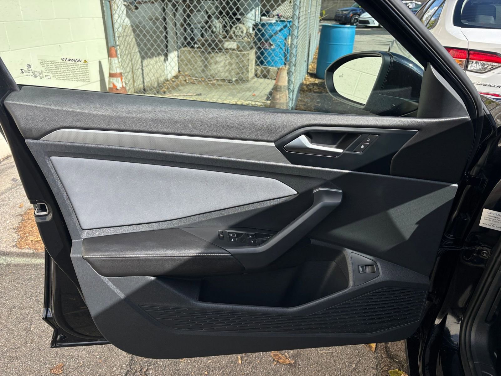 Used 2025 Volkswagen Jetta SE image 20