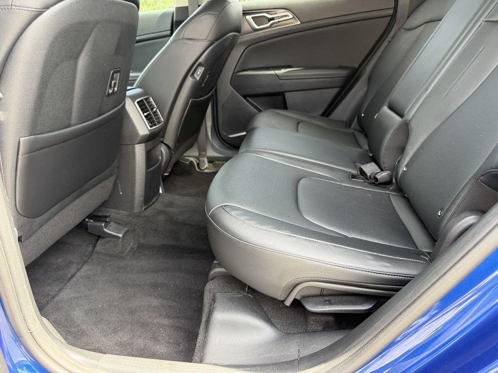 Certified 2024 Kia Sportage EX FWD image 19