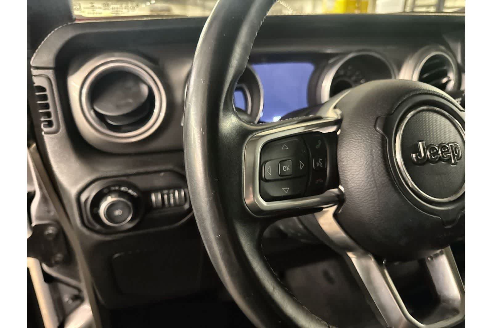 Used 2018 Jeep Wrangler Unlimited Sahara AWD/4WD image 24