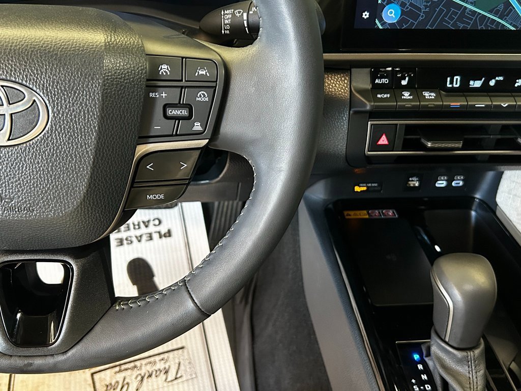 Used 2025 Toyota Camry XLE image 11
