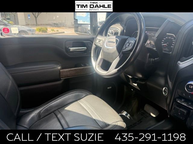 Used 2022 GMC Sierra 3500 Denali w/ Denali Ultimate Package AWD/4WD image 16