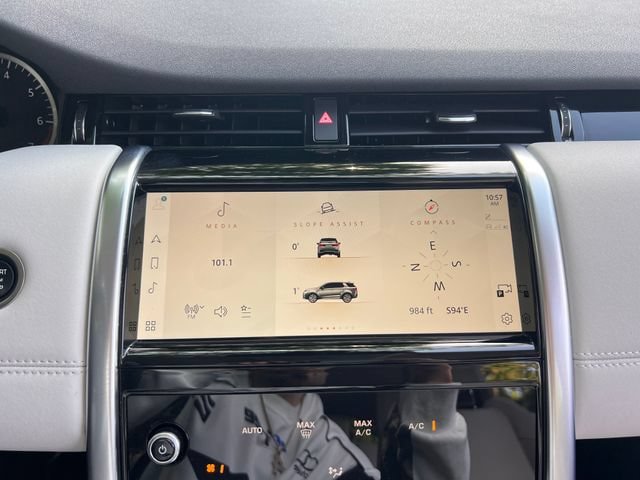Used 2023 Land Rover Discovery Sport SE AWD/4WD image 29