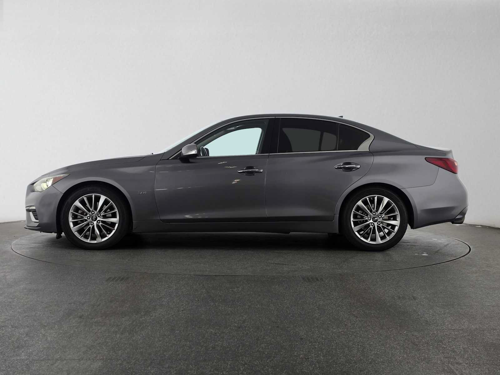 Used 2019 INFINITI Q50 Luxe RWD image 2