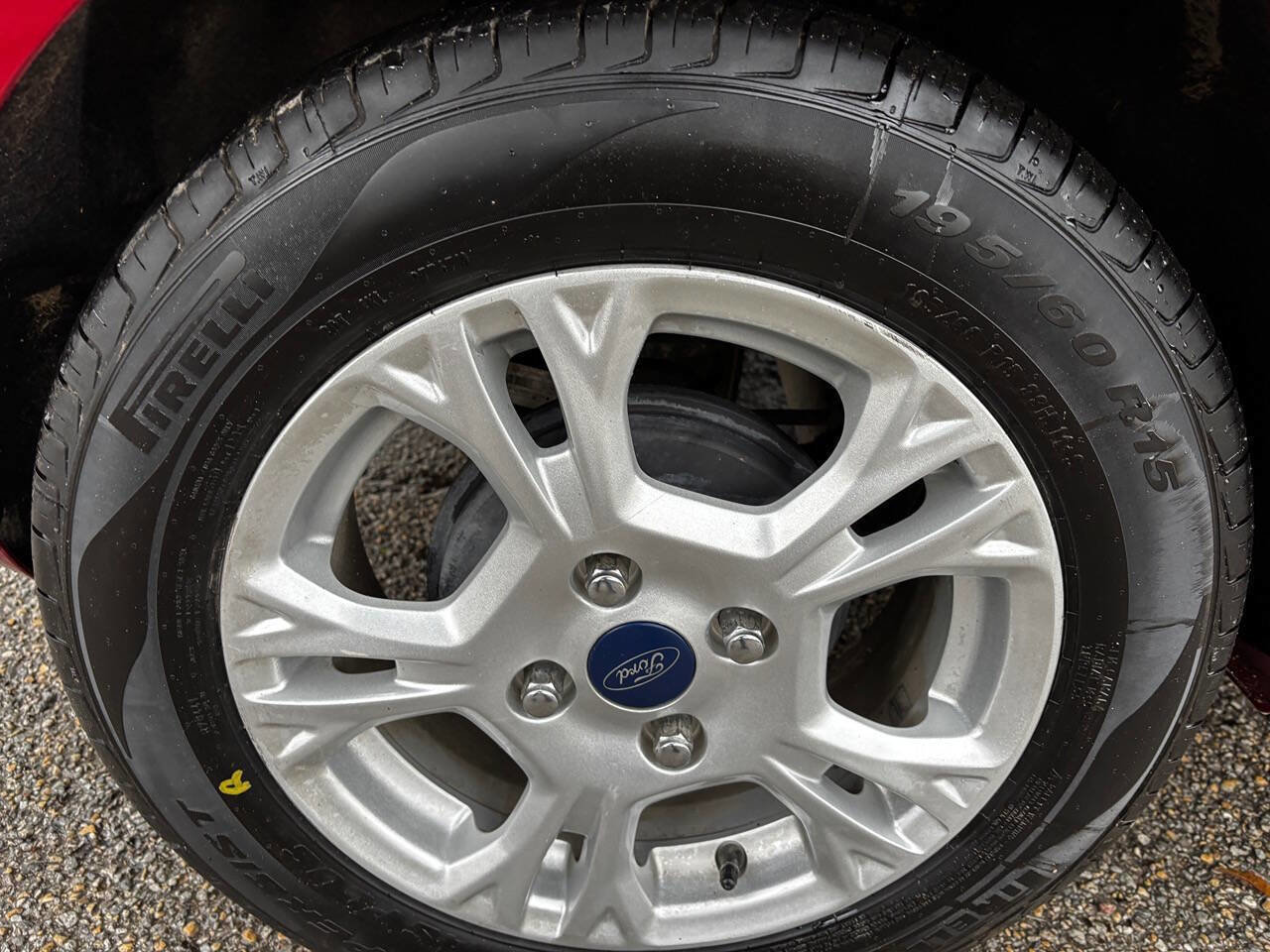 Used 2016 Ford Fiesta SE image 7