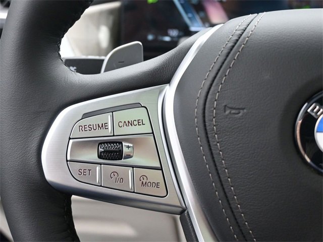 New 2025 BMW X7 xDrive40i w/ Executive Package image 2