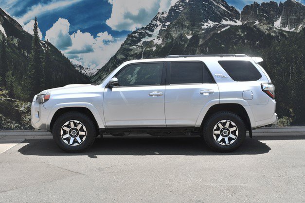 Certified 2019 Toyota 4Runner TRD Off-Road Premium AWD/4WD image 7
