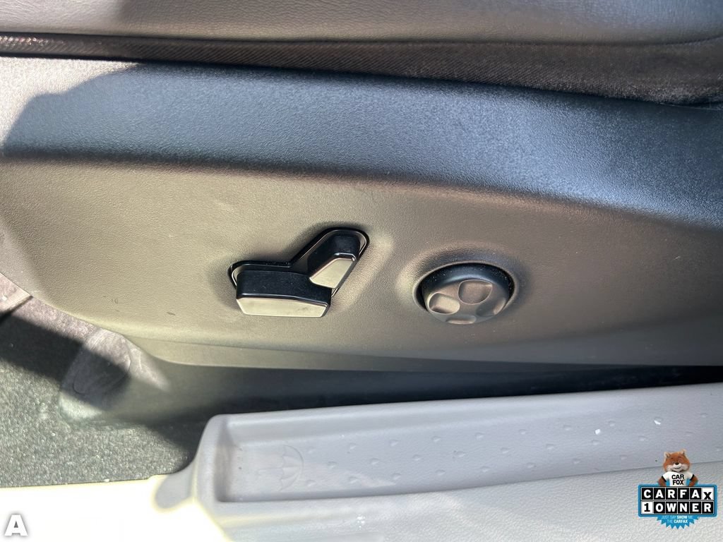 Certified 2024 Chrysler Pacifica Touring-L FWD image 21