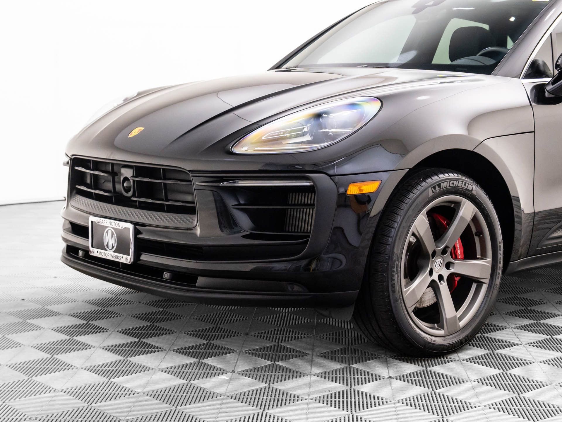 Certified 2023 Porsche Macan S image 32