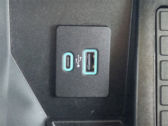 Used 2023 Ford F150 Limited image 22