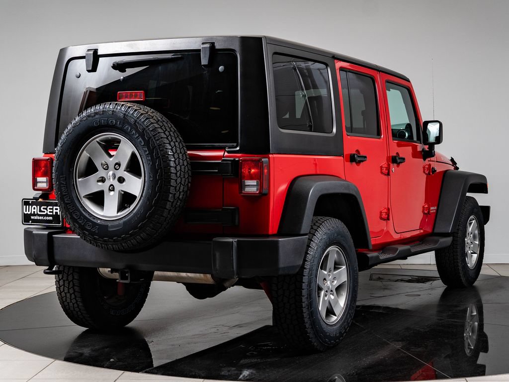 Used 2012 Jeep Wrangler Unlimited Rubicon w/ Dual Top Group AWD/4WD image 10
