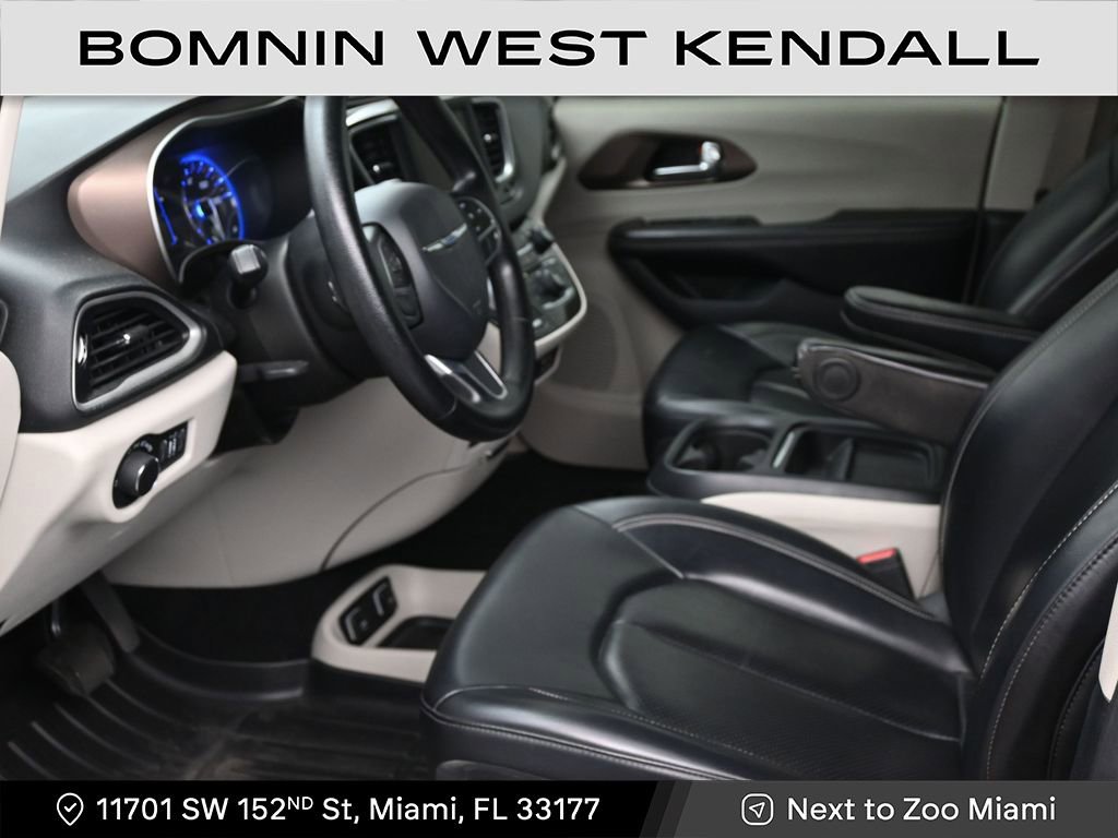 Used 2020 Chrysler Voyager Lxi image 10