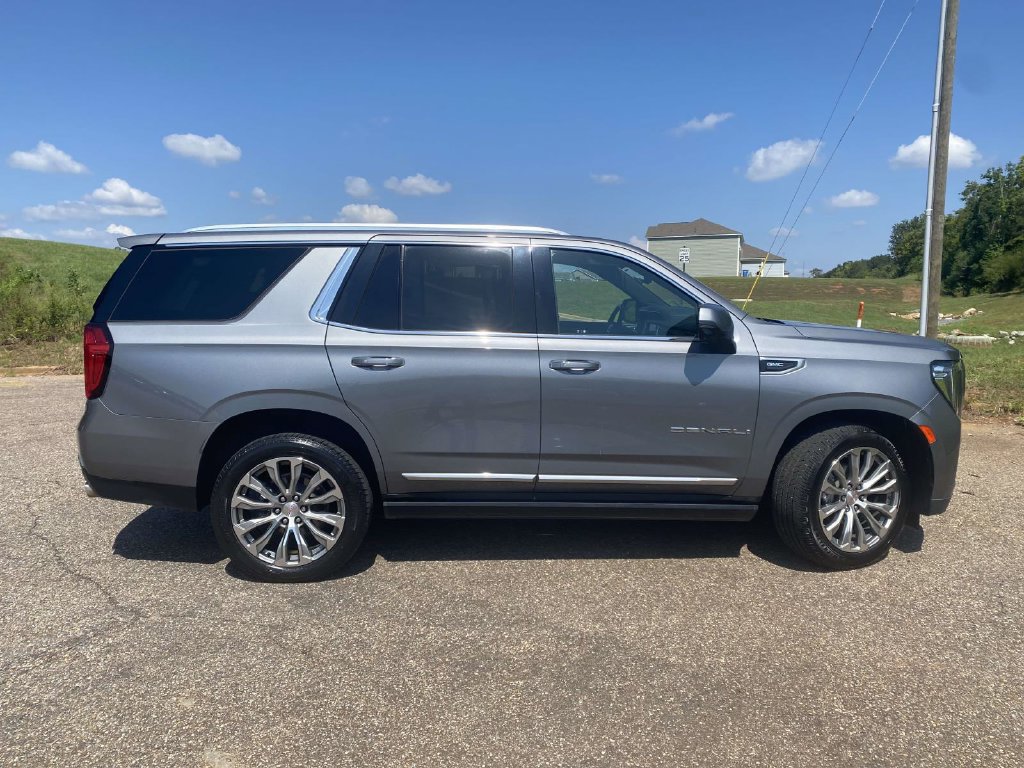 Used 2021 GMC Yukon Denali w/ Denali Premium Package RWD image 10