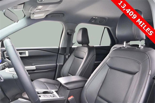 Used 2023 Ford Explorer XLT w/ Equipment Group 202A image 25