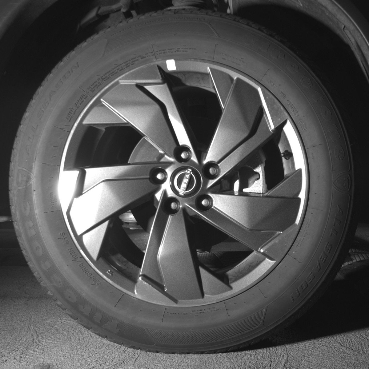 Used 2025 Nissan Rogue SV FWD image 13