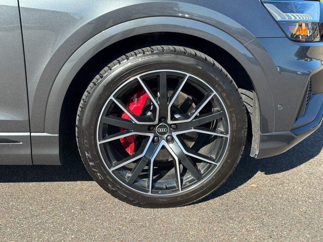 Used 2021 Audi Q8 Prestige image 10