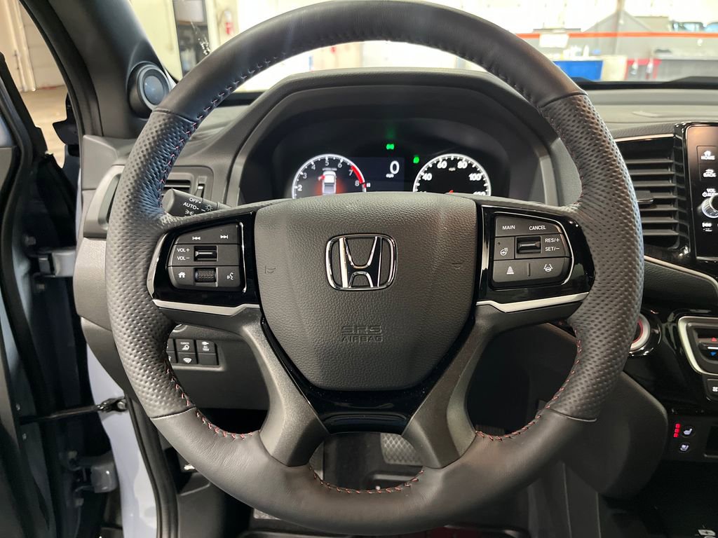 Certified 2025 Honda Ridgeline Black Edition image 23