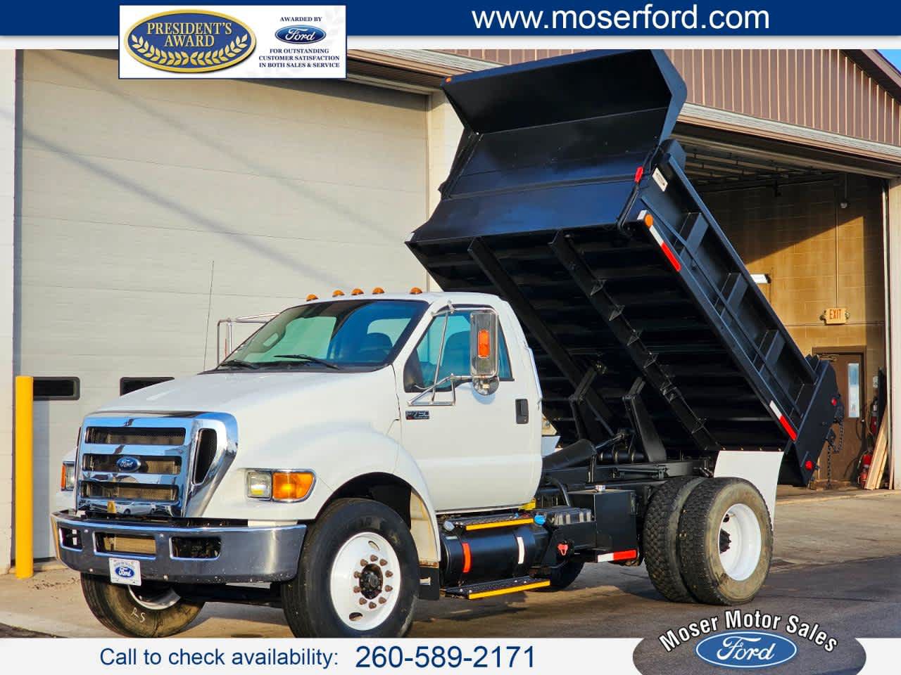 Used 2015 Ford F750 2WD Regular Cab Super Duty image 1
