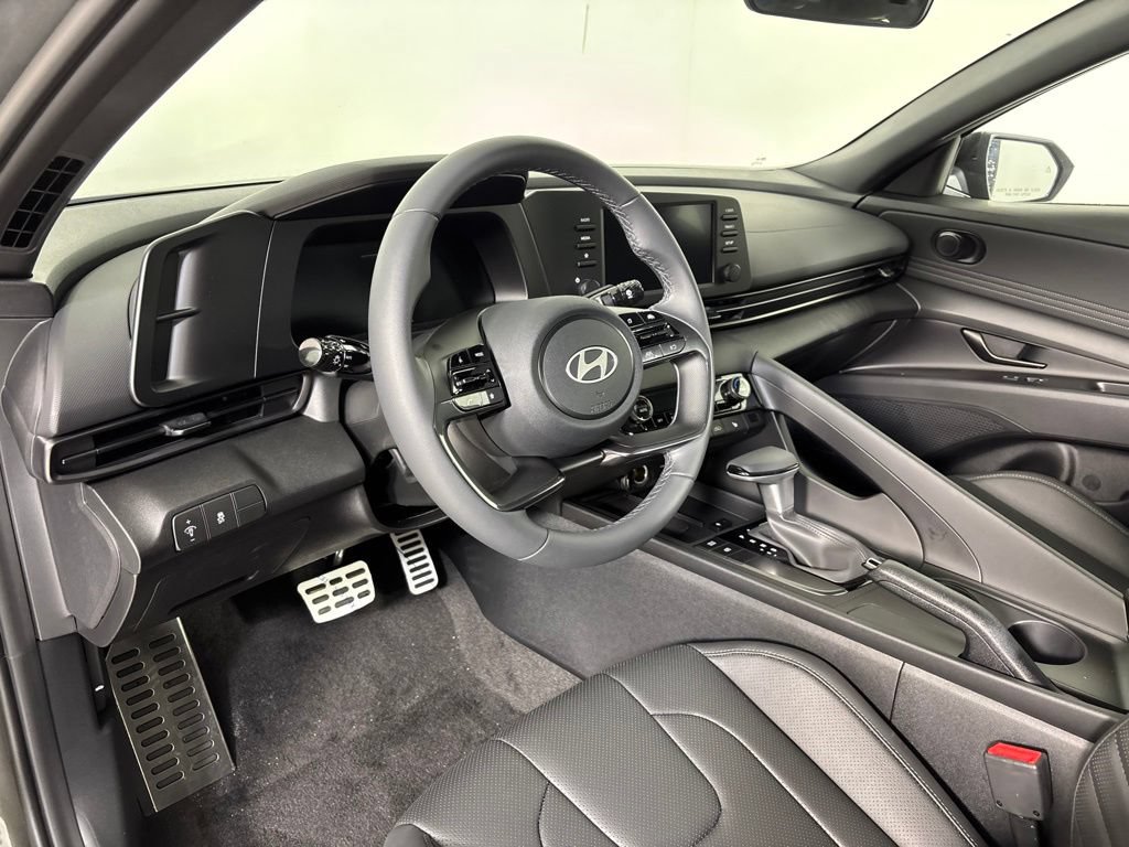 New 2026 Hyundai Elantra SEL Sport FWD image 16