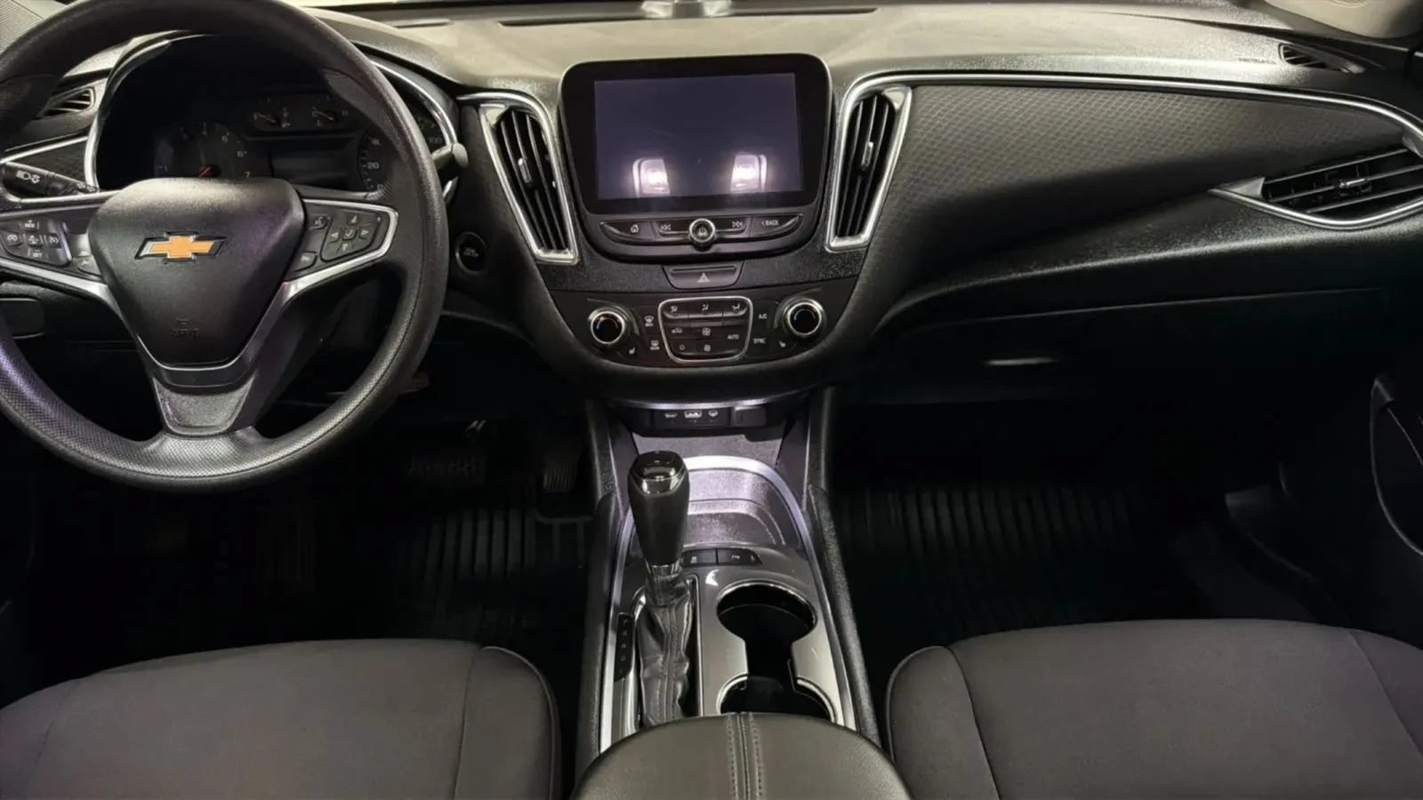 Used 2019 Chevrolet Malibu LT w/ Driver Confidence Package II FWD image 17