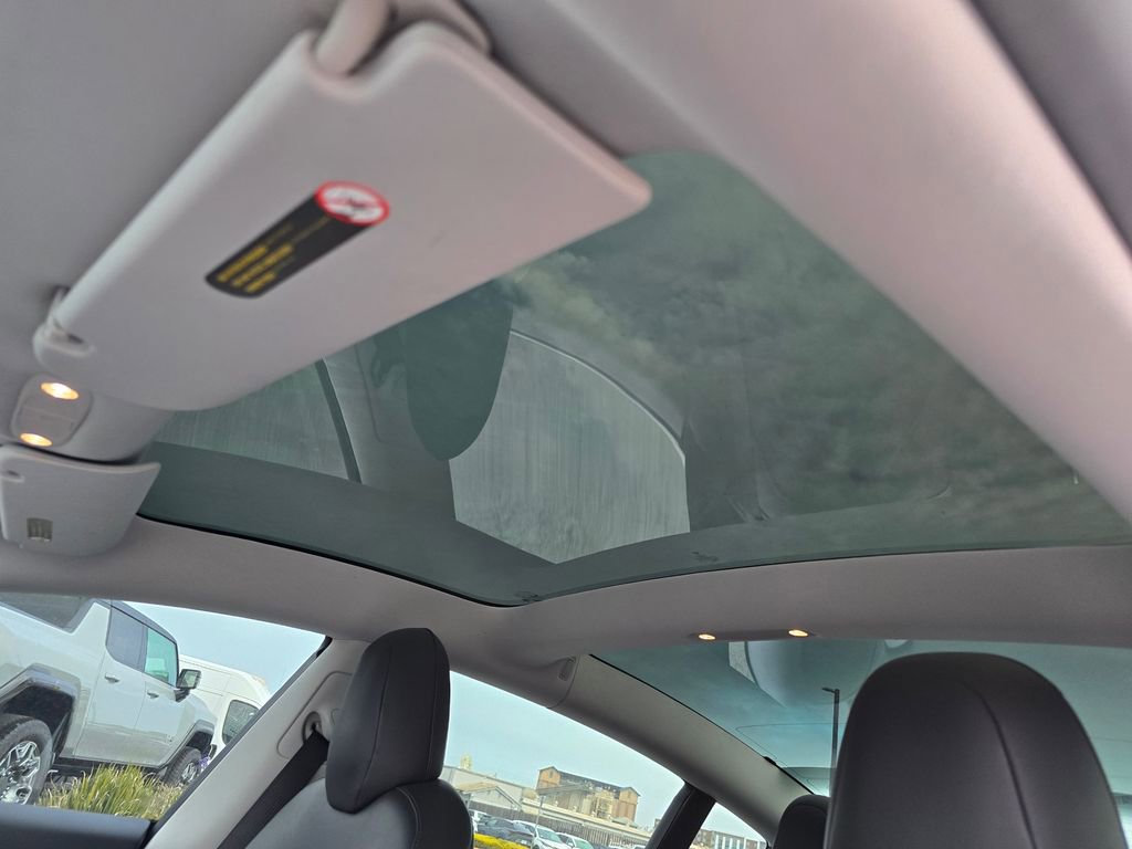 Used 2019 Tesla Model 3 Standard Range image 5