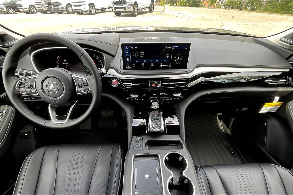 Used 2025 Acura MDX w/ Technology Package image 2