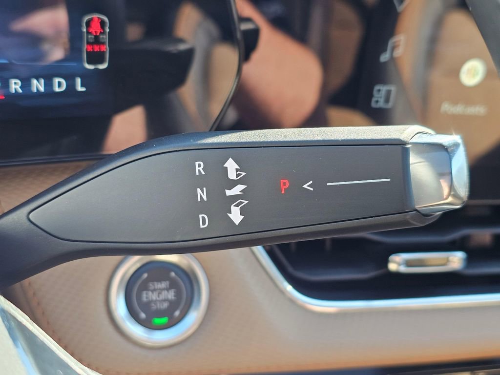 Used 2025 Chevrolet Equinox ACTIV w/ Safety and Technology Package image 33