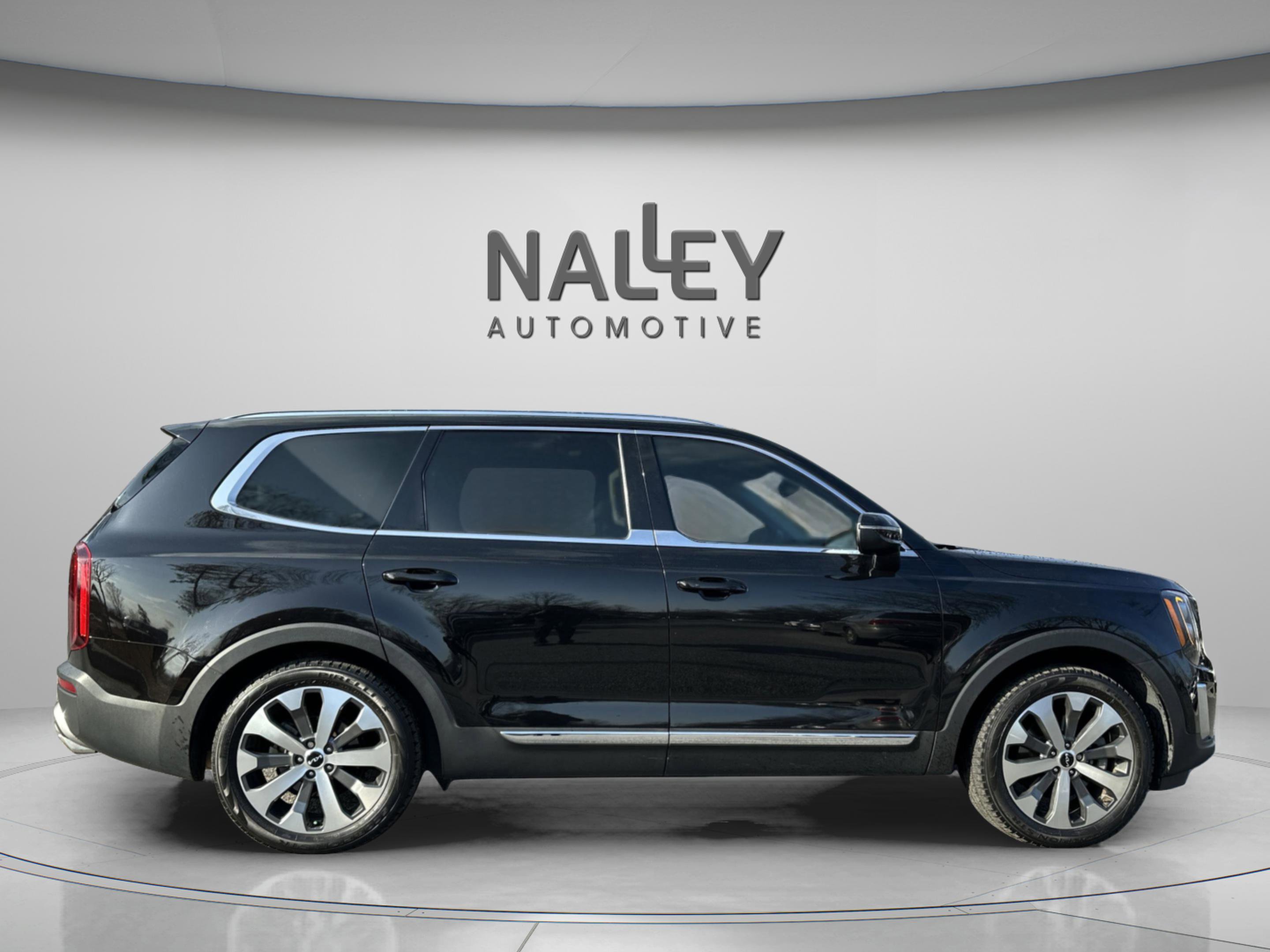 Used 2022 Kia Telluride EX w/ EX Premium Package image 8