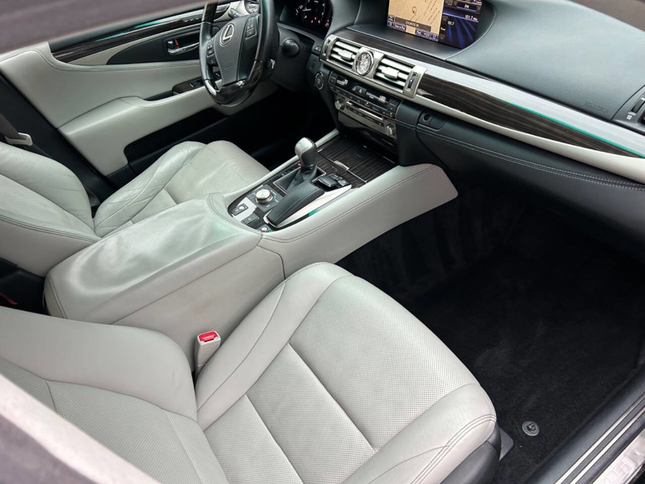 Used 2013 Lexus LS 460 AWD w/ Comfort Pkg image 20