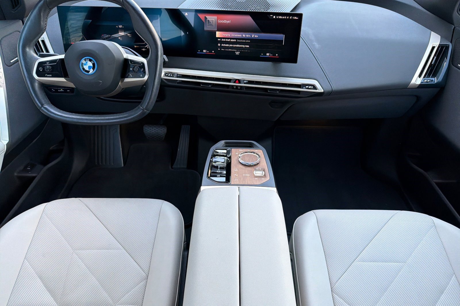 Used 2023 BMW iX xDrive50 w/ Premium Package image 17