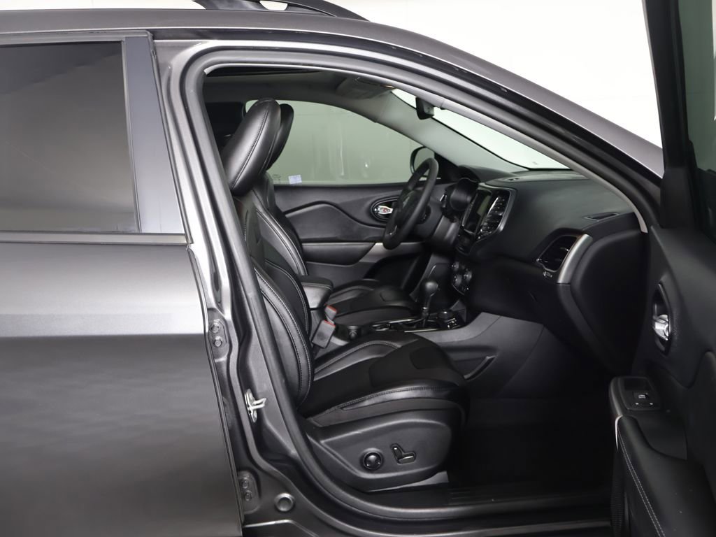 Used 2022 Jeep Cherokee Limited image 29