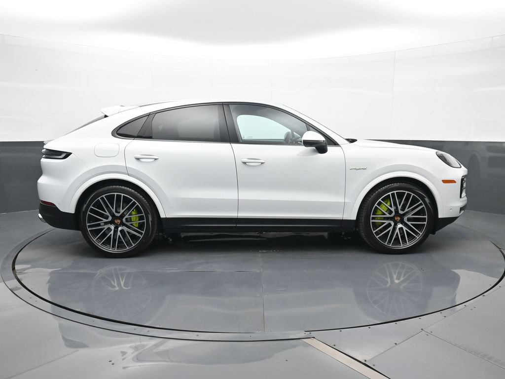 New 2026 Porsche Cayenne E-Hybrid Coupe AWD/4WD image 24