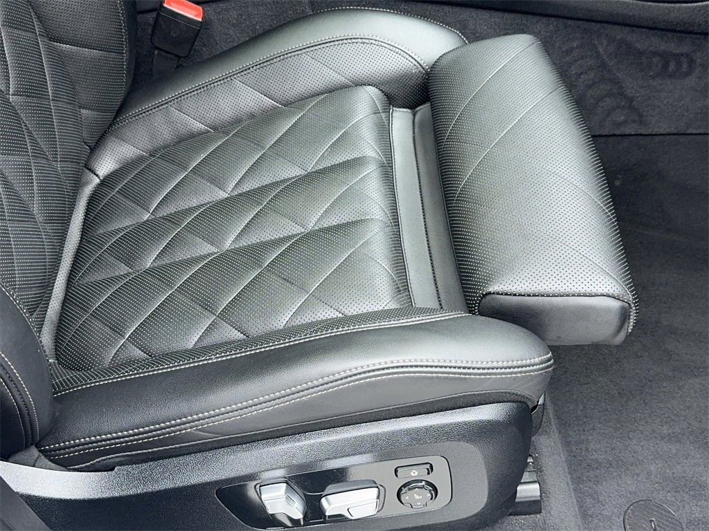 Used 2024 BMW X7 xDrive40i image 45