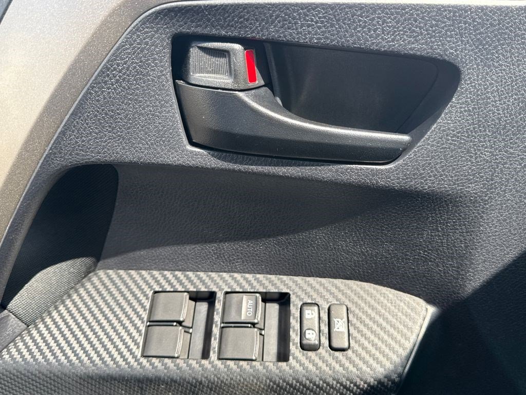 Used 2013 Toyota RAV4 XLE AWD/4WD image 19